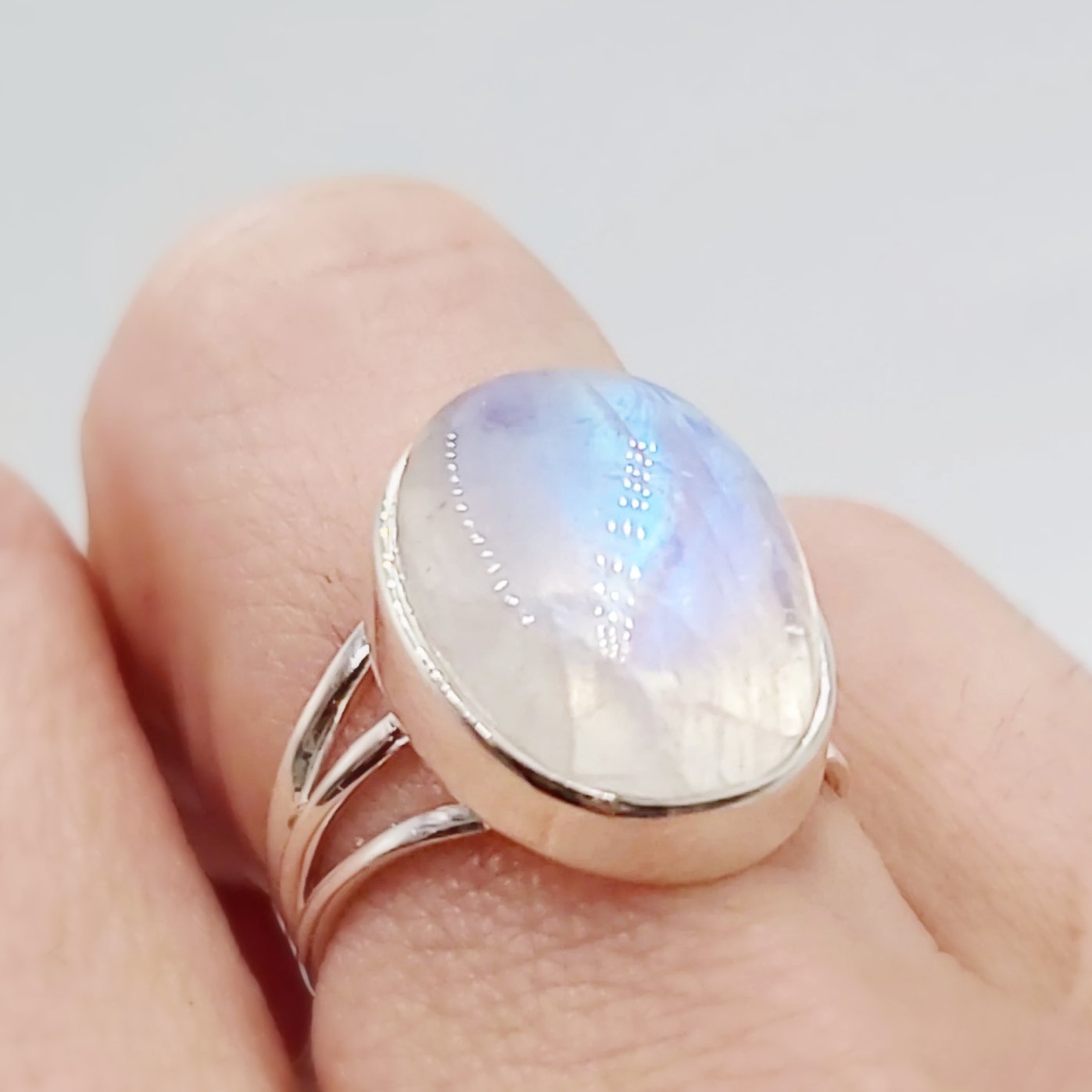 Rainbow Moonstone Ring Sterling Silver HQ Size 7