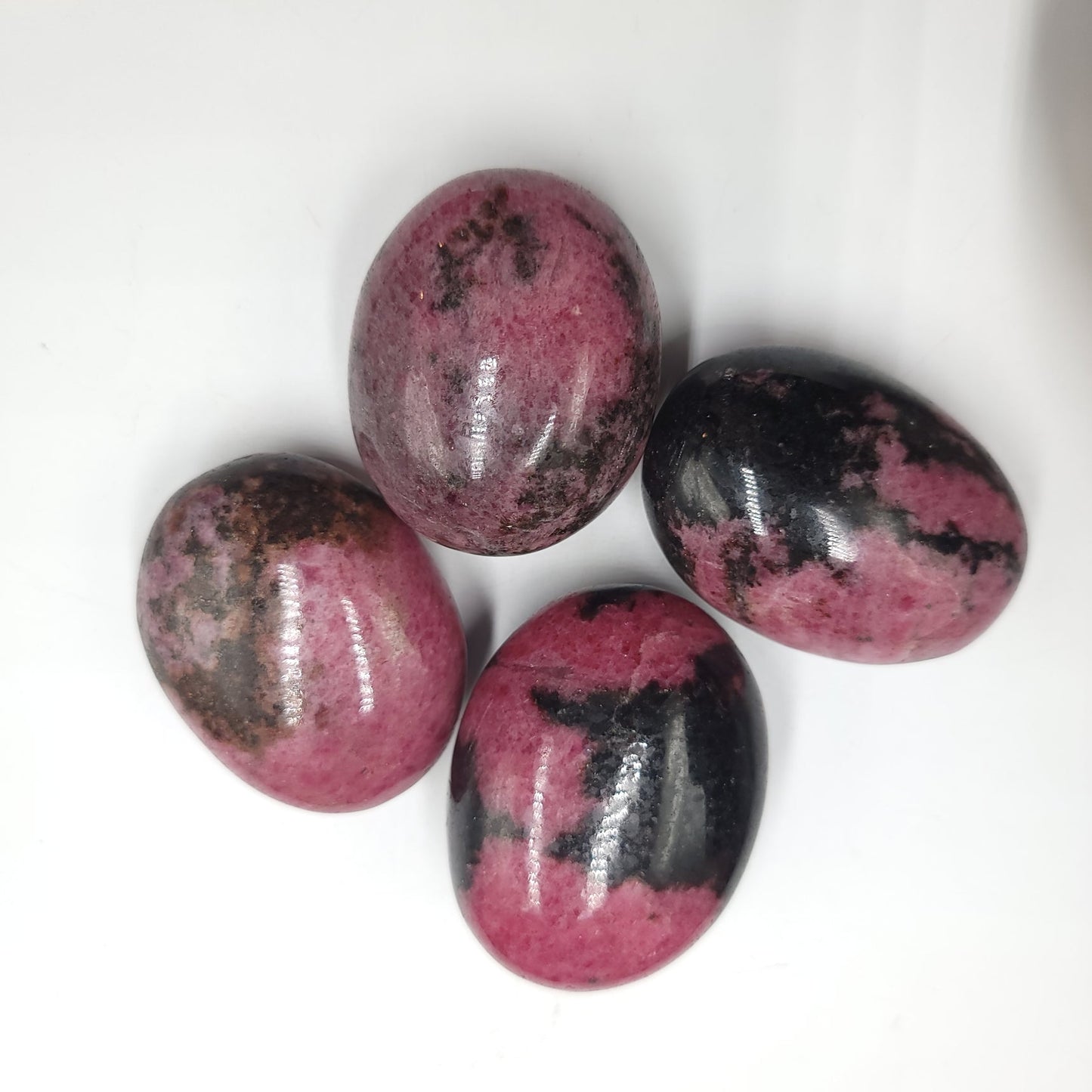 Rhodonite Palm Stone Gallet