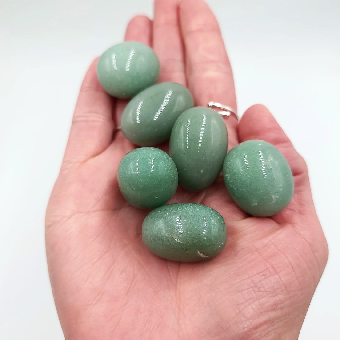 Green Aventurine Tumbled Stone HQ