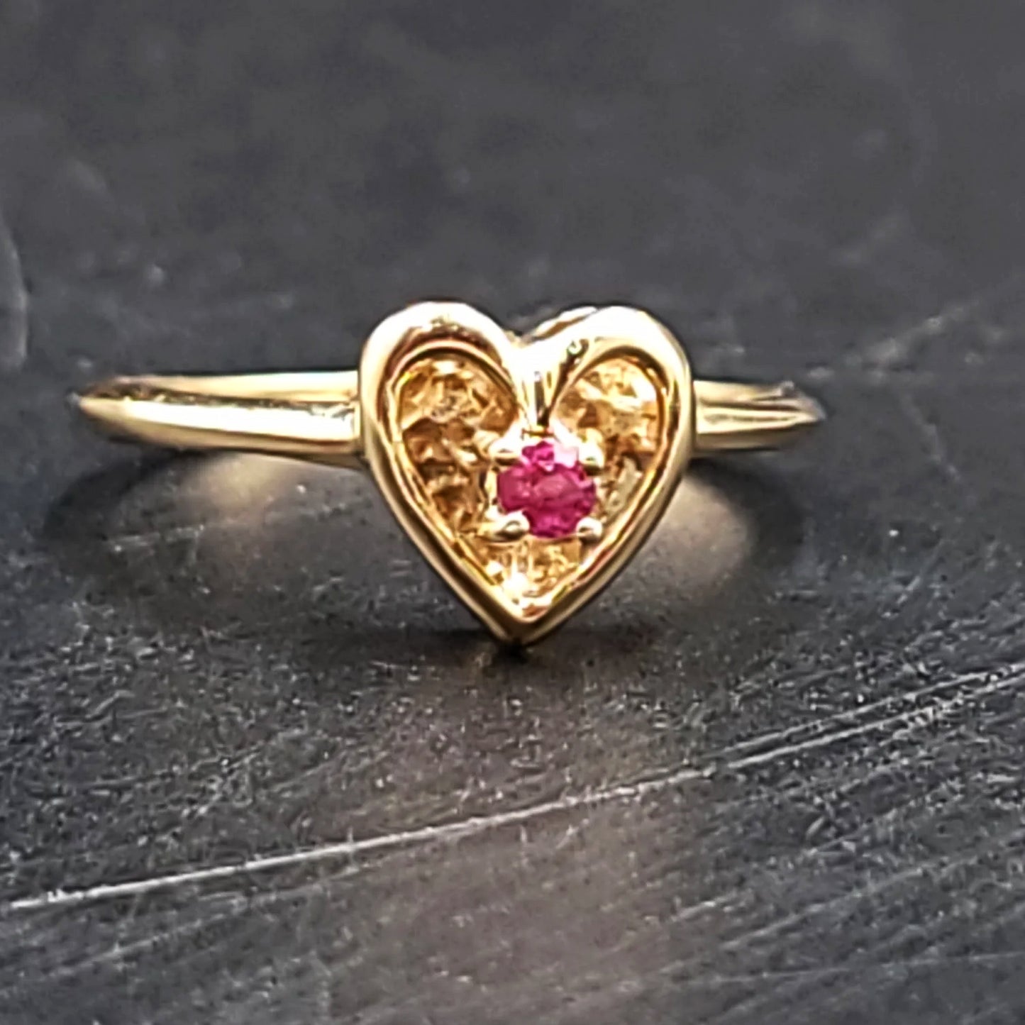 14kt Ruby Heart Ring Yellow Gold Band Size 7