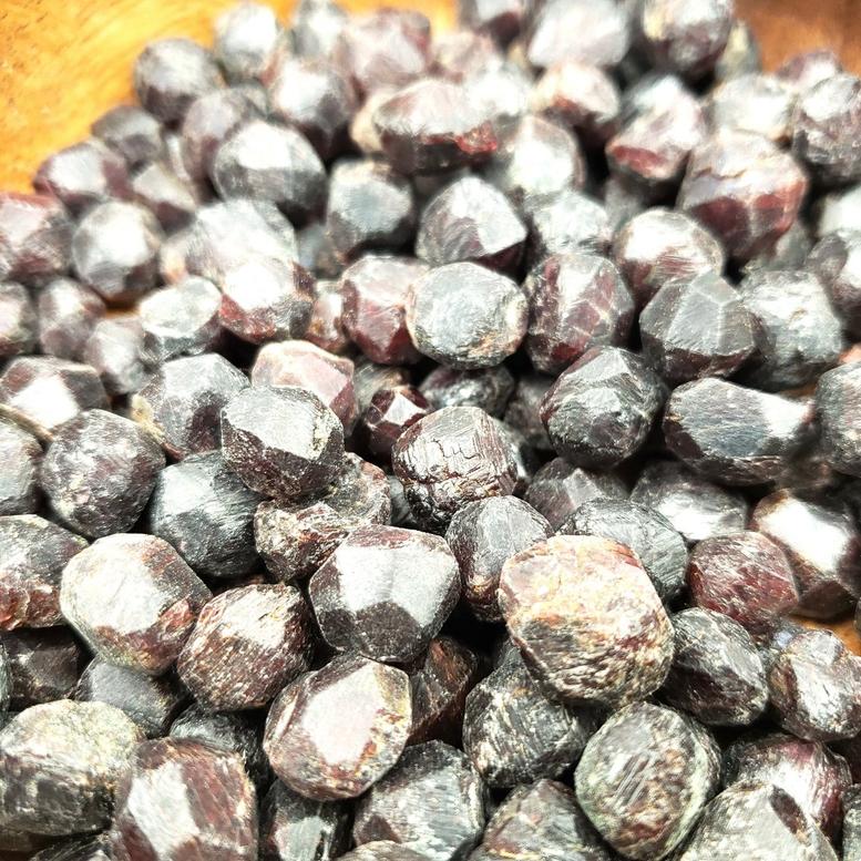 Garnet Rough Stone High Quality - Elevated Metaphysical
