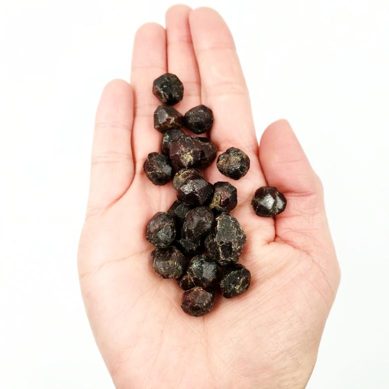 Garnet Rough Stone High Quality - Elevated Metaphysical