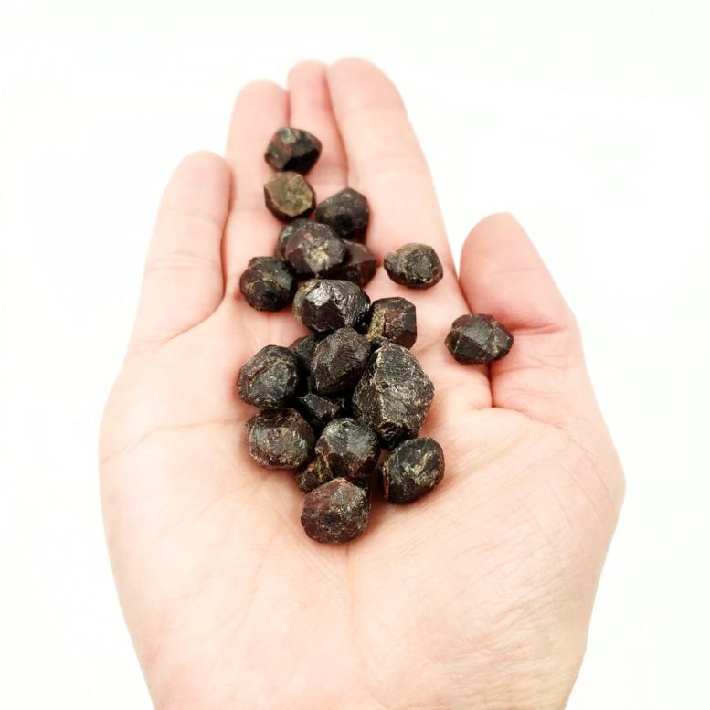 Garnet Rough Stone High Quality - Elevated Metaphysical
