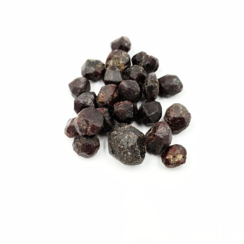 Garnet Rough Stone High Quality - Elevated Metaphysical