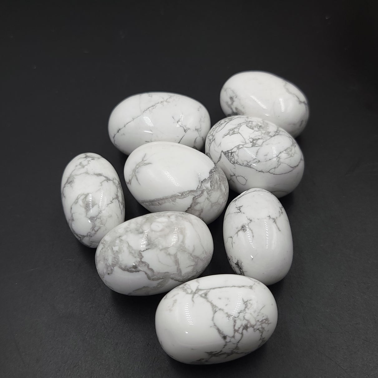 Howlite Tumbled Stone HQ - Elevated Metaphysical