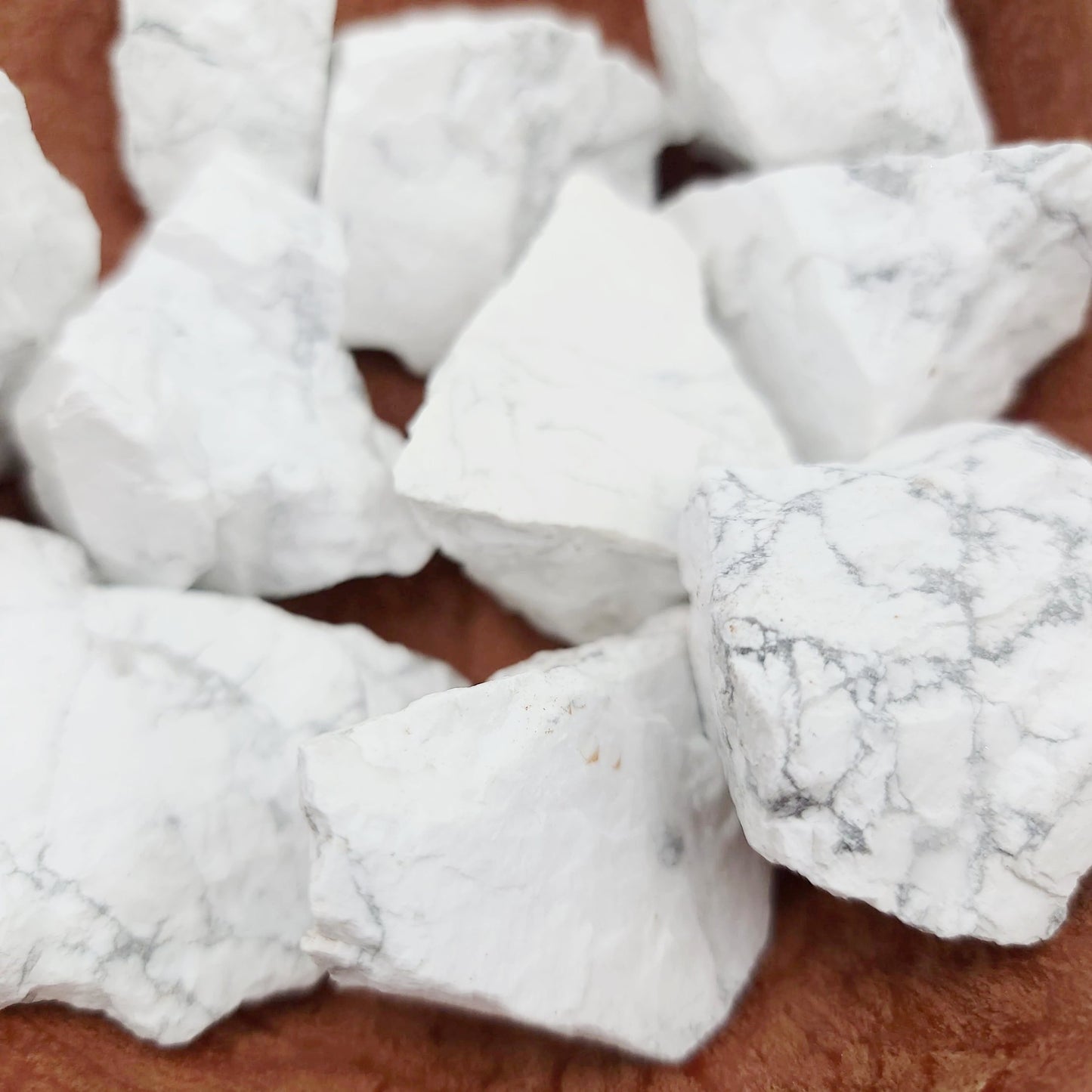 Howlite Rough Stone HQ