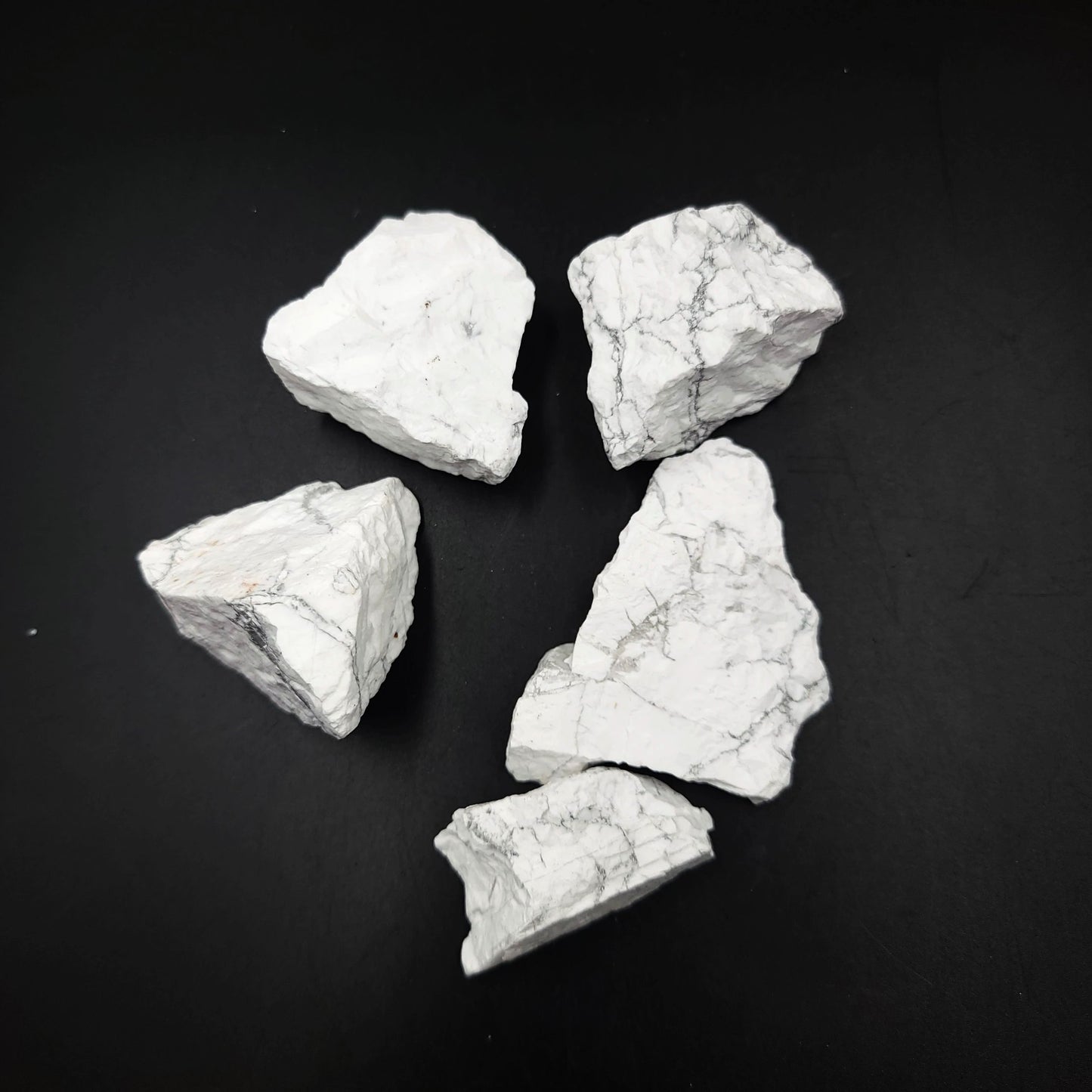 Howlite Rough Stone HQ