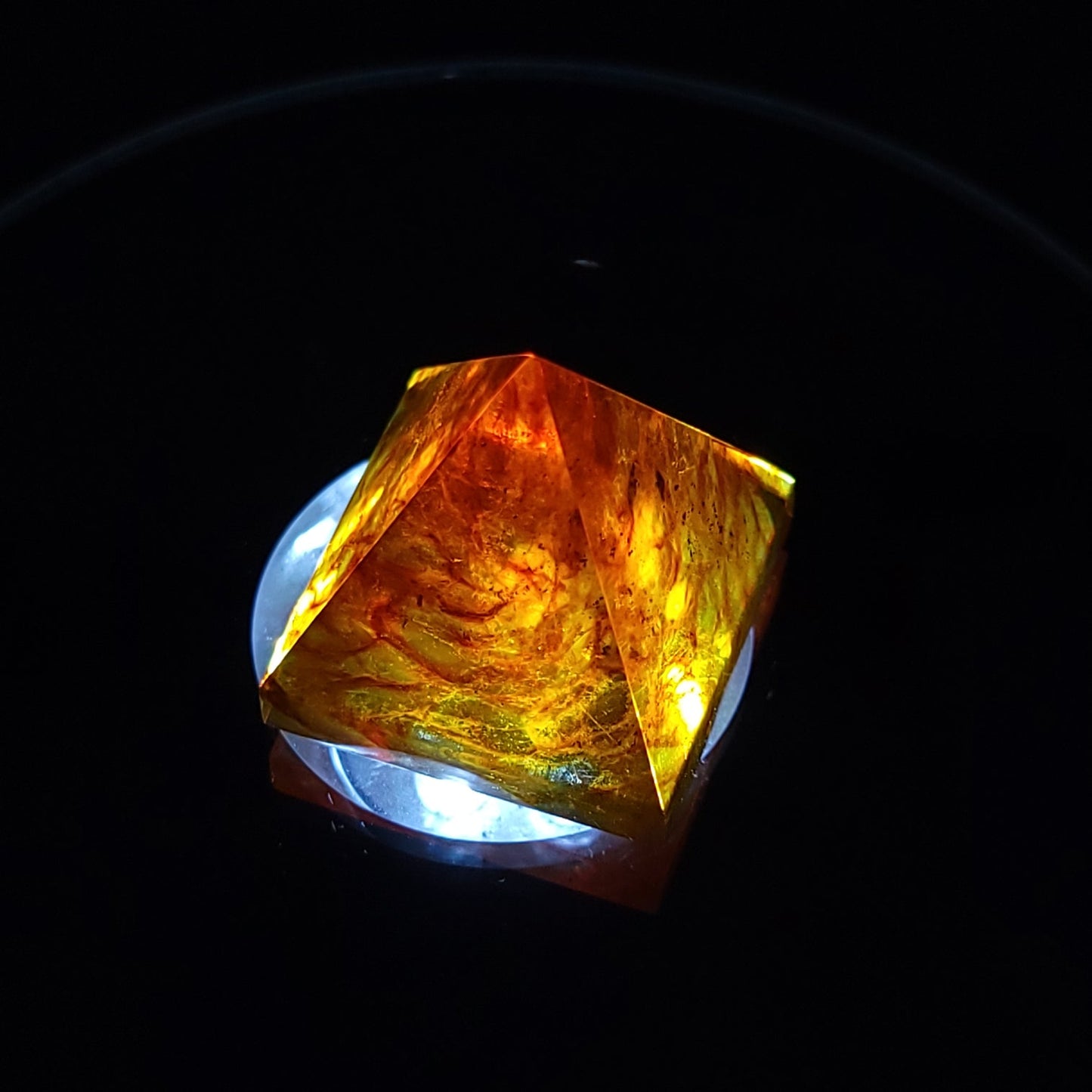 Amber Pyramid 1" 28mm
