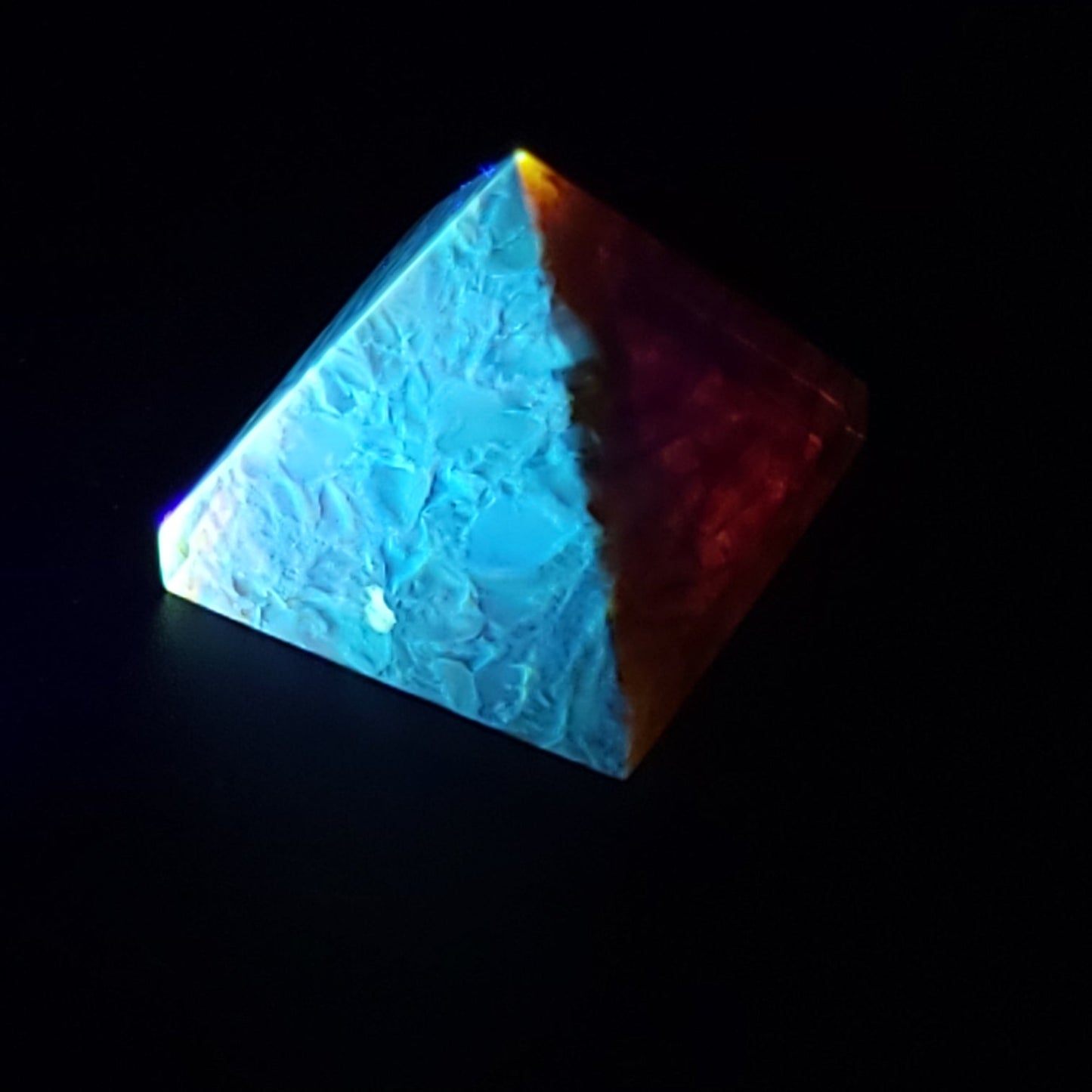 Amber Pyramid 1" 28mm
