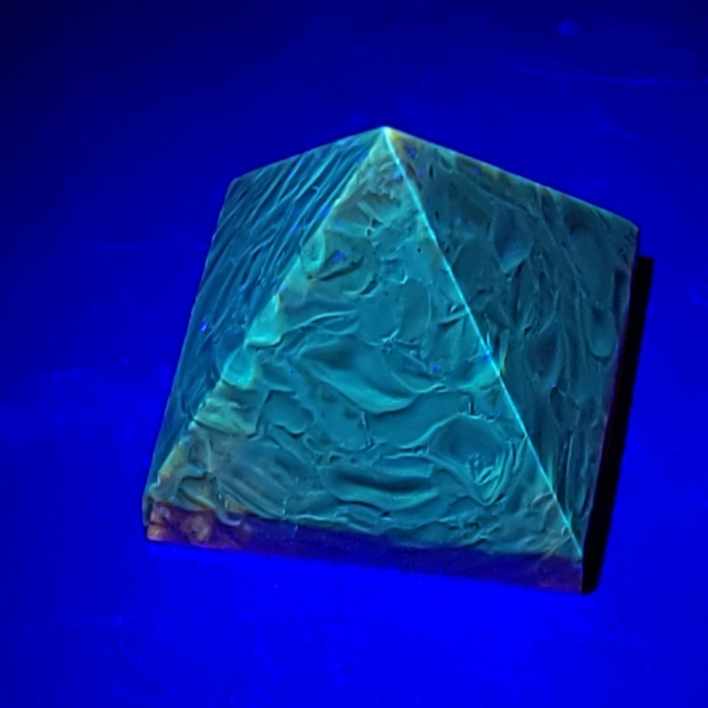 Amber Pyramid 1" 28mm