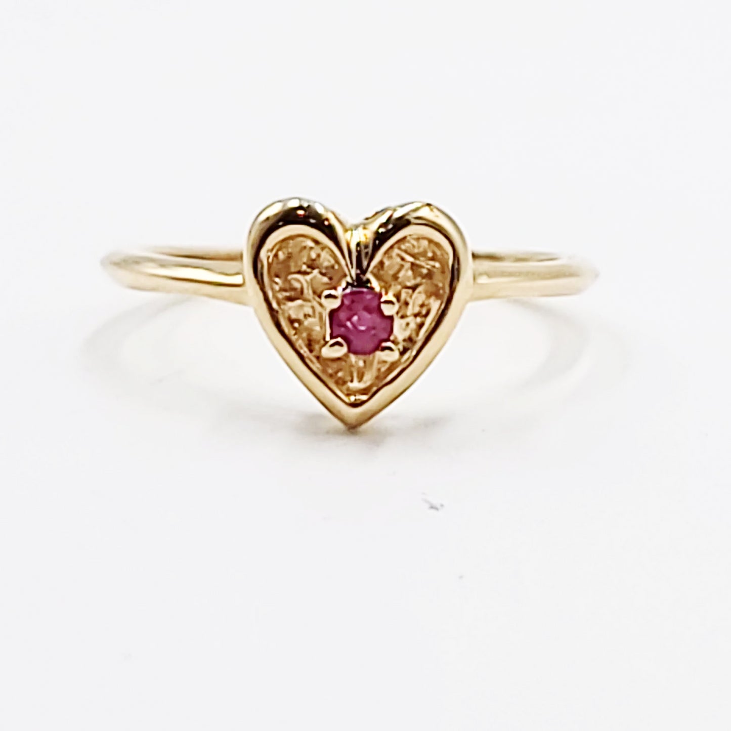 14kt Ruby Heart Ring Yellow Gold Band Size 7