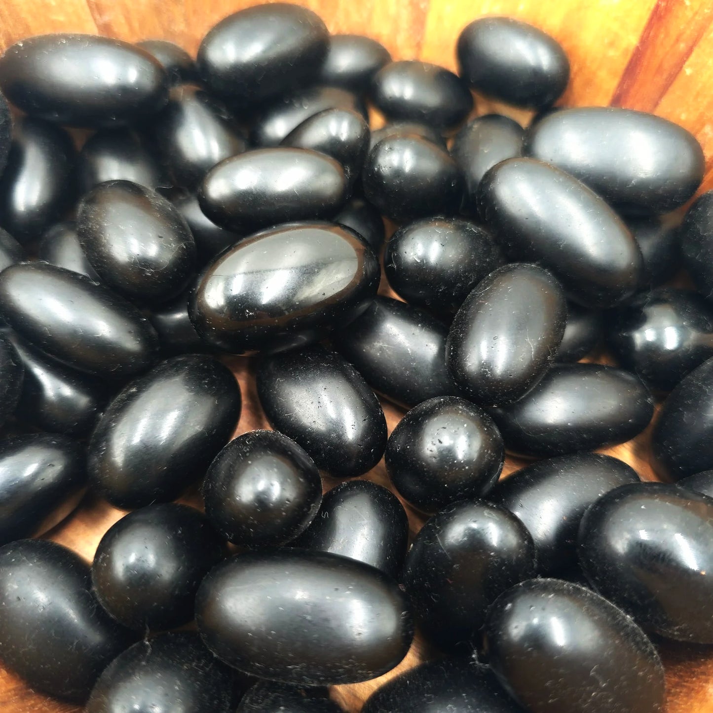 Black Obsidian Tumbled Stone HQ