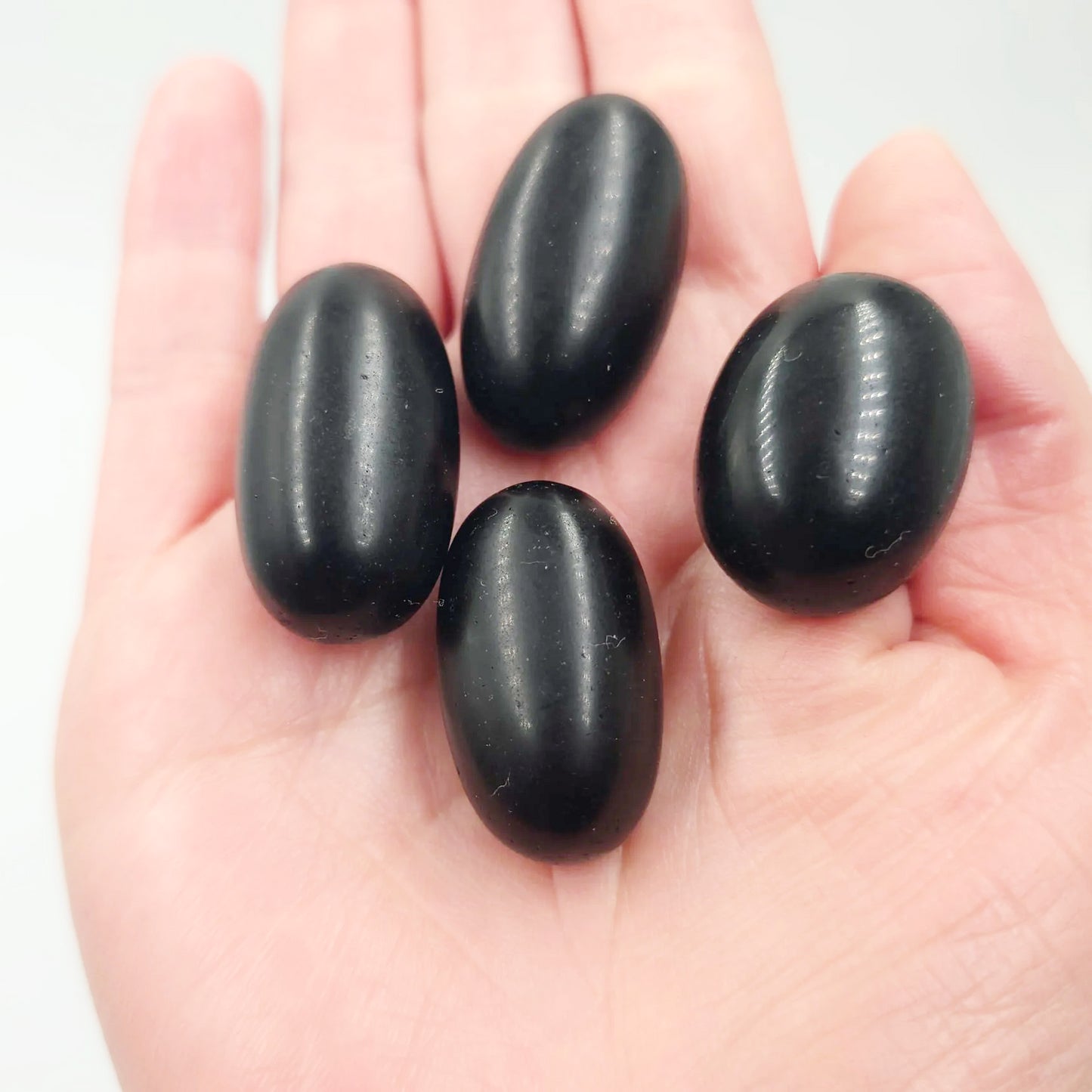 Black Obsidian Tumbled Stone HQ