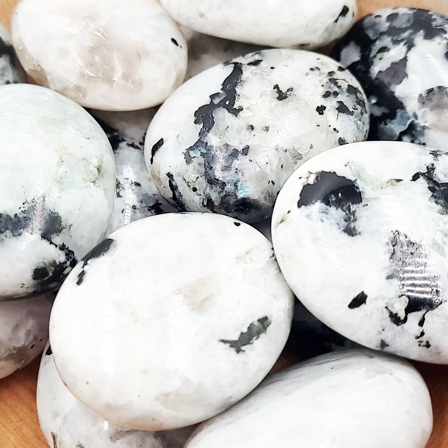 Rainbow Moonstone Palm Stone Gallet - Elevated Metaphysical