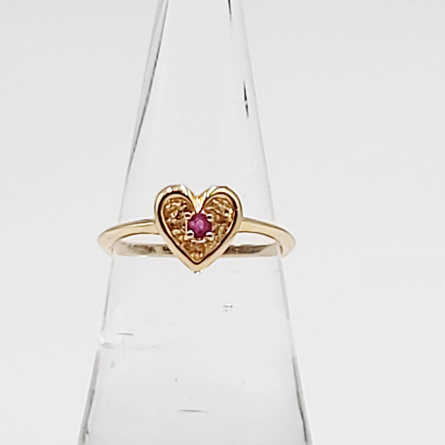 14kt Ruby Heart Ring Yellow Gold Band Size 7