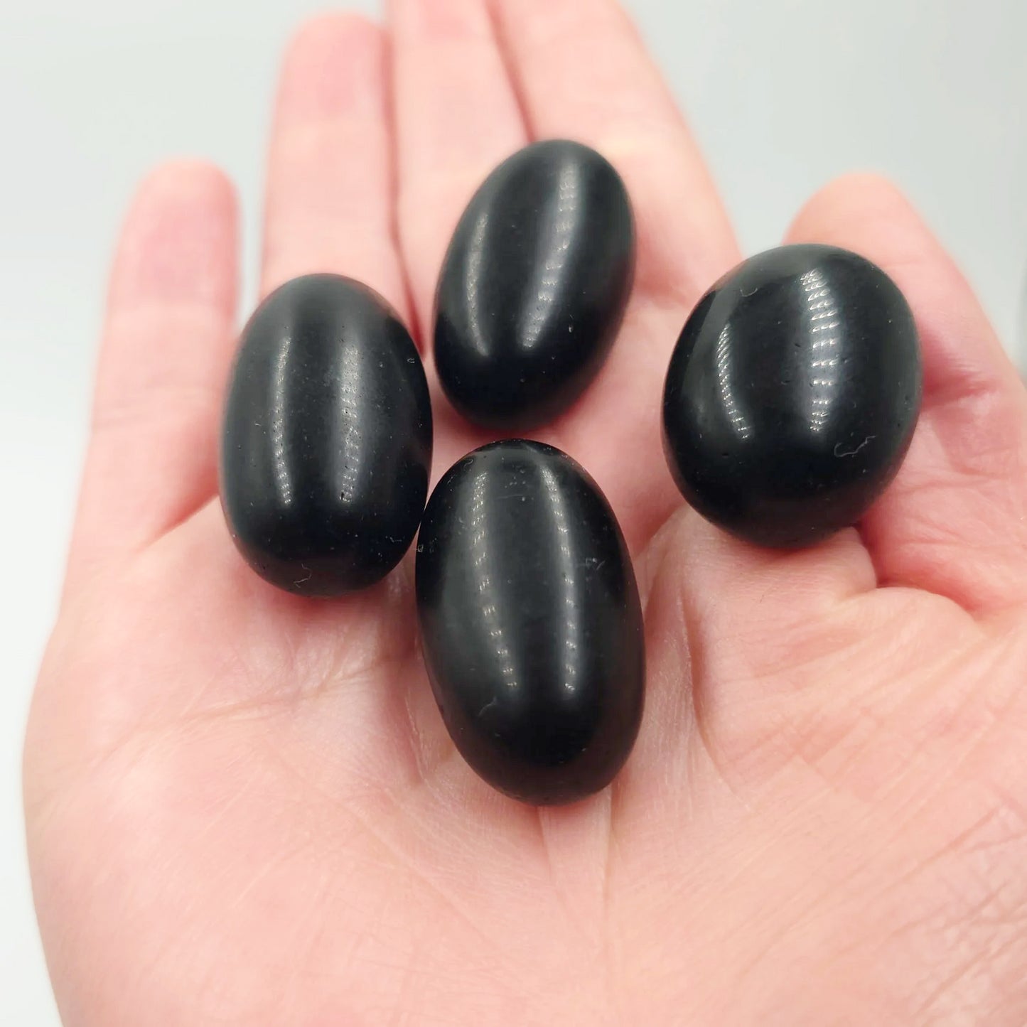 Black Obsidian Tumbled Stone HQ