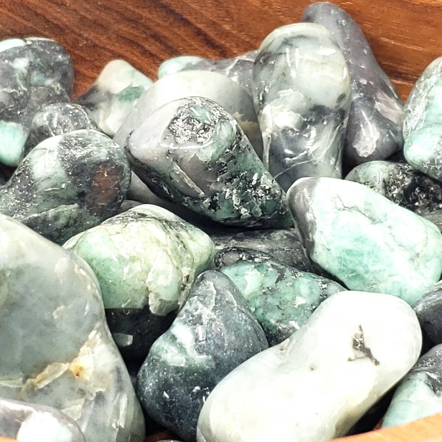 Emerald Tumbled Stone - Rough Stones