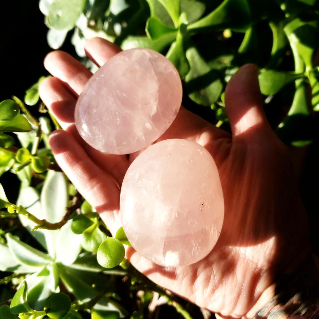 Rose Quartz Palm Stone Gallet