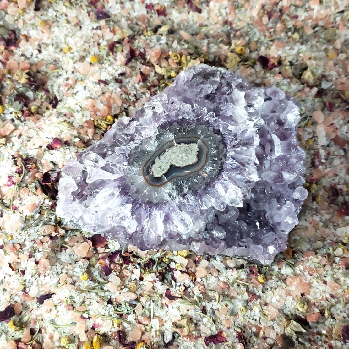 Amethyst Geode Polished Extra Quality 1.0kg 35oz - Elevated Metaphysical