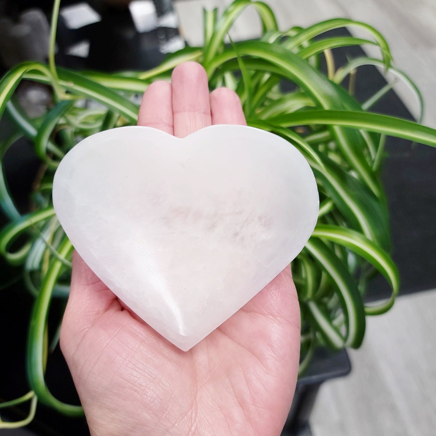 Selenite Heart Bowl Round 3" 8cm Cleansing Charging Tray - Elevated Metaphysical