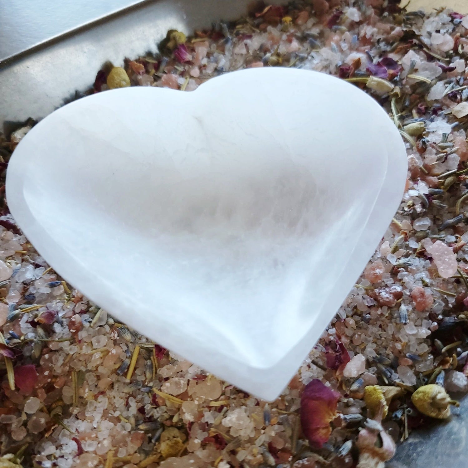 Selenite Heart Bowl Round 3" 8cm Cleansing Charging Tray - Elevated Metaphysical