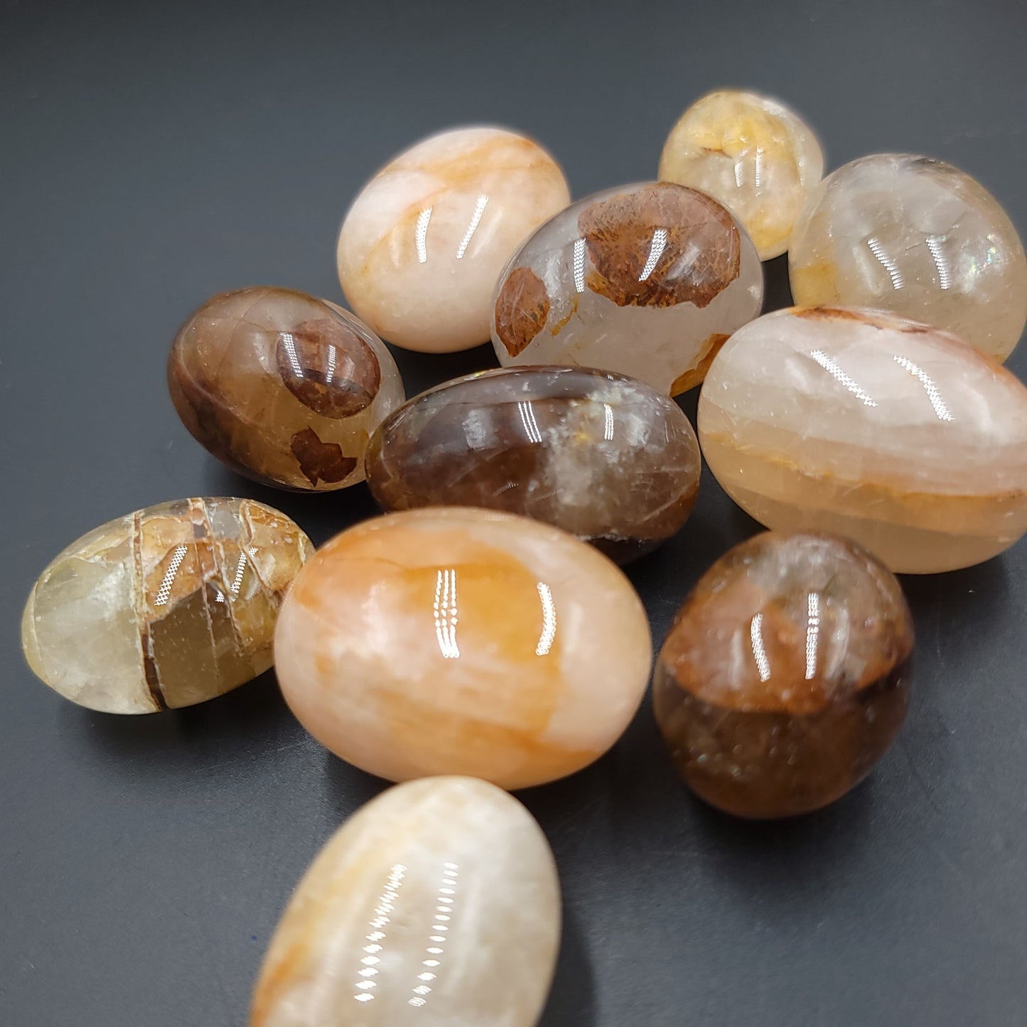 Golden Healer Quartz Tumbled Stone HQ