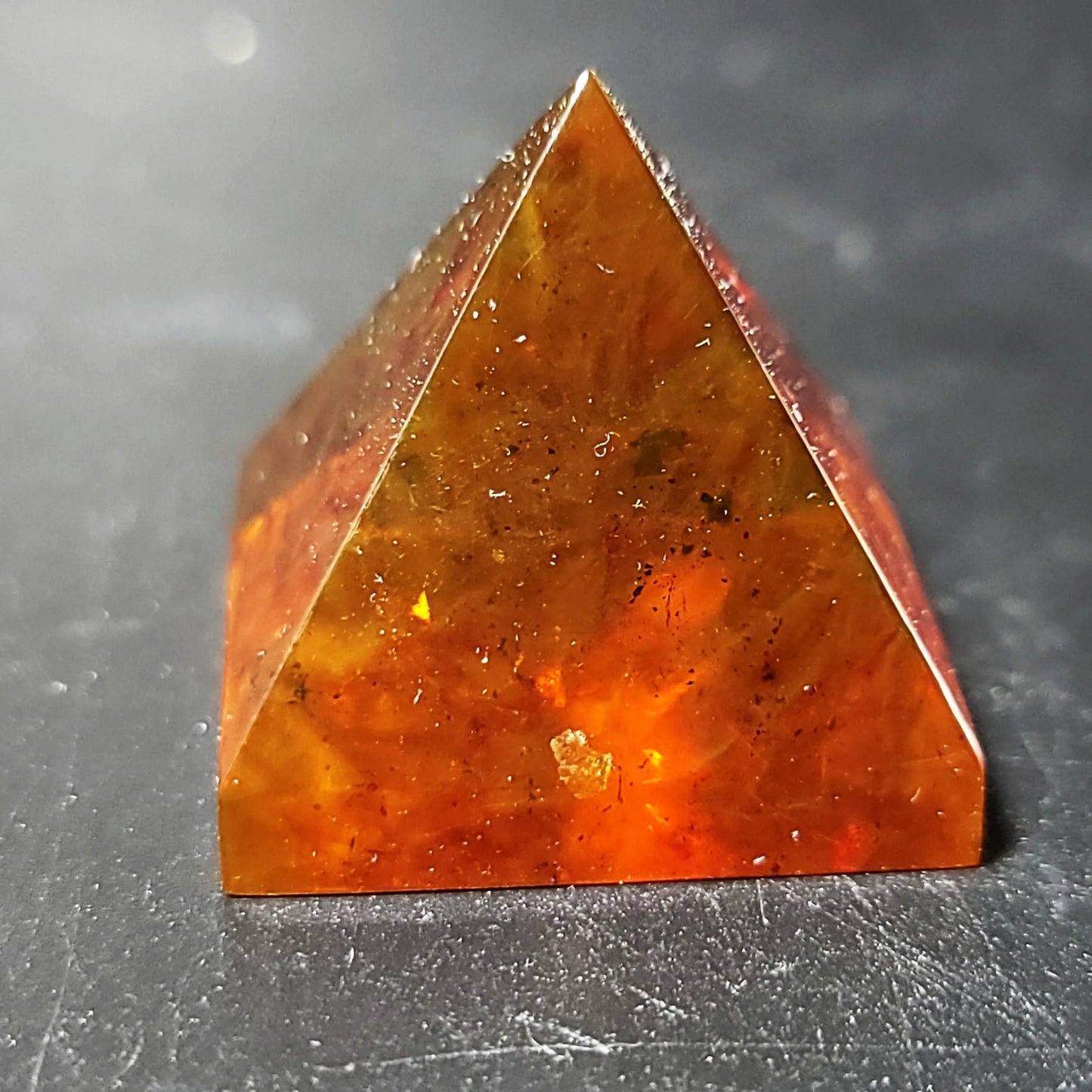 Amber Pyramid 1" 28mm